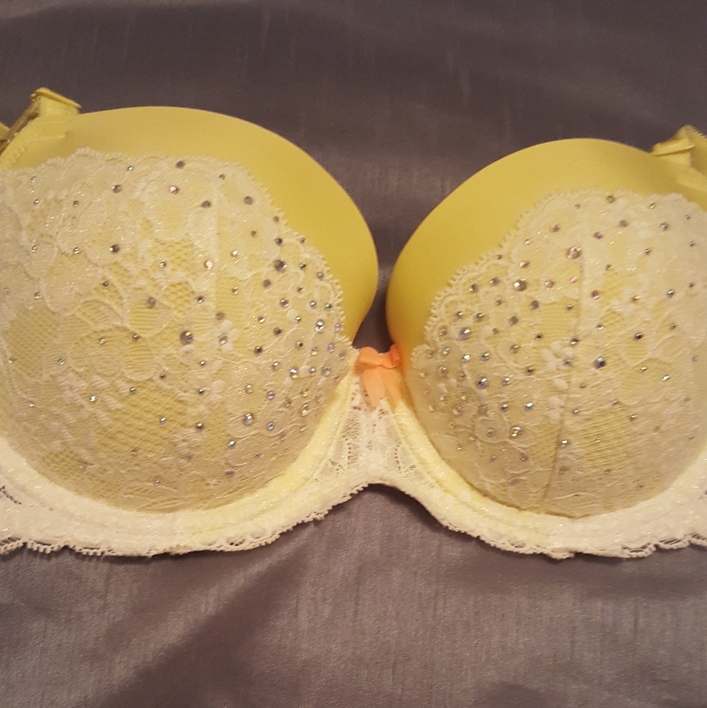 VICTORIA'S SECRET Dream Angels lined demi bra